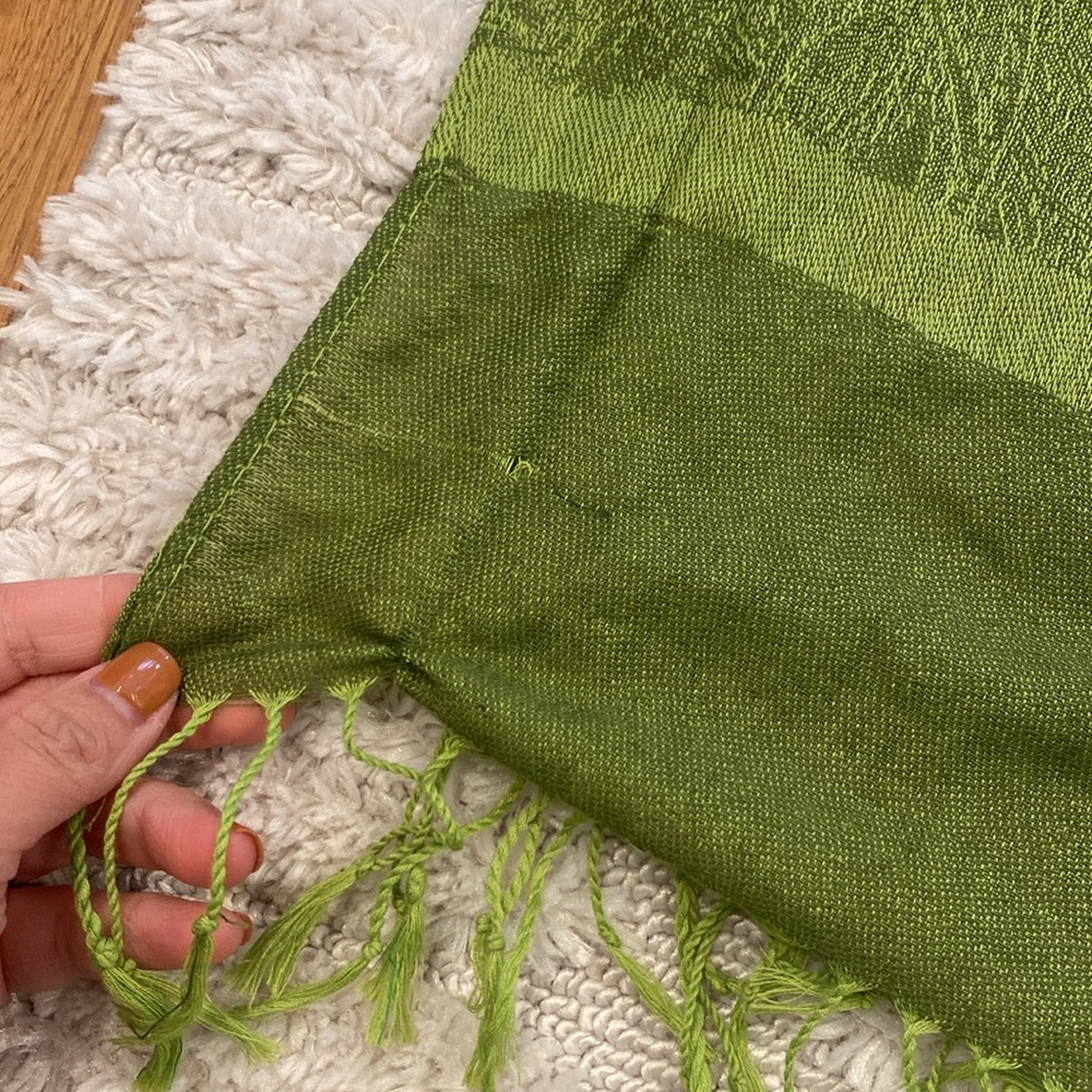 Vintage Green Pashmina scarf - Picture 4 of 4